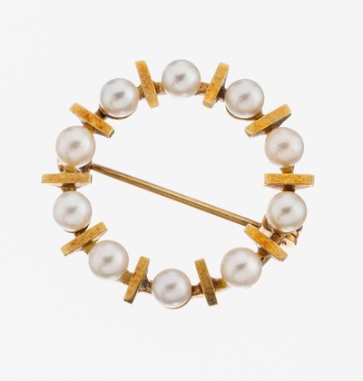 14 kt Gold Perl-Brosche, GG 585/000, Kreis,10 Zuchtperlen, D. ca. 3.6 mm, D. ca. 2.6 cm, ca. 3.7 g