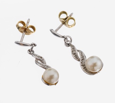Paar 14 kt Gold Perl-Diamant-Ohrstecker, WG585/000 gepr., geschwungen, 2 kl. Zuchtperlen,4 kl. 8/8-Diamanten, Brisuren GG 333/000 sek.,ca. 2.3 g