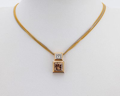18 kt Gold und Platin Diamant-Anhänger, GG/RoseG 750/000 und Pt 950, an 3-rhg. Kette, GG/WG 750/000, L. ca. 41.5 cm, Karabinerschließe, ...