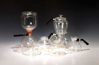 Konvolut Glasgeschirr, Entw. Wilhelm Wagenfeld (1900-1990) und Heinrich Löffelhardt (1901 -1979) für Jenaer Glas bzw. Schott & Gen., Jena, ...