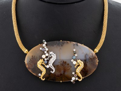18 kt Gold Achat-Brillant-Perl-Collier, GG/WG 750/000, Einzelanfertigung eines renommierten Idar-Obersteiner Goldschmieds, Mittelteil mit großem ...
