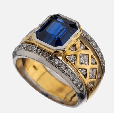 18 kt Gold Saphir-Diamant-Ring, GG/WG 750/000, Einzelanfertigung eines renommierten Idar-Obersteiner Goldschmieds, Saphir im Treppenschliff ca. 3.23 ...