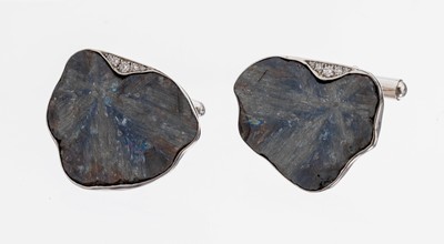 Paar 18 kt Gold Saphir-Brillant -Manschettenknöpfe, WG 750/000, Einzelanfertigung eines renommierten Idar- Obersteiner Goldschmieds, Sternsaphire ...