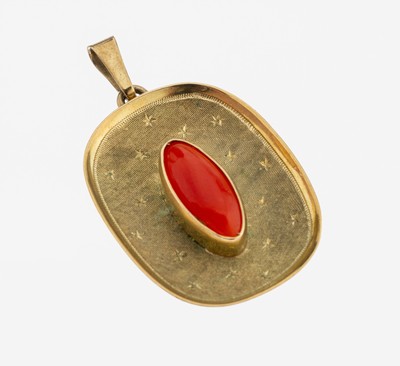 8 kt Gold Korallen-Anhänger, GG 333/000, Oberfläche strukt. mit Sternmotiven, navettef.Korallen-Cabochon, L. ca. 3.5 cm, ca. 3.6 g, Versand nur ...
