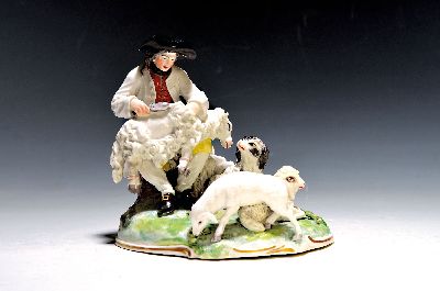Porzellangruppe, Frankenthal, Entwurf Adam Bauer 1773, Schäfer/Schafscherer mit drei Schafen und einem Hütehund, polychrome Bemalung, Grassockel, ...
