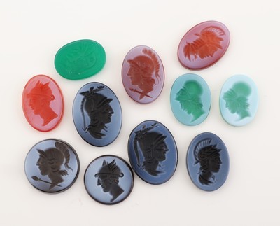 Lot Lagenachate, Achate mit Intaglio, Darstellungen versch. Krieger