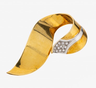 18 kt Gold Brillant-Brosche, GG/WG 750/000,geschwungenes Design, 12 in WG gefasste Brillanten zus. ca. 0.36 ct Weiß/si, ca. 14.7 g