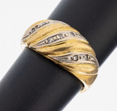 18 kt Gold Diamant-Ring, GG/WG 750/000, 7 kl. in WG gefasste 8/8-Diamanten, RW 54, ca. 5.2 g