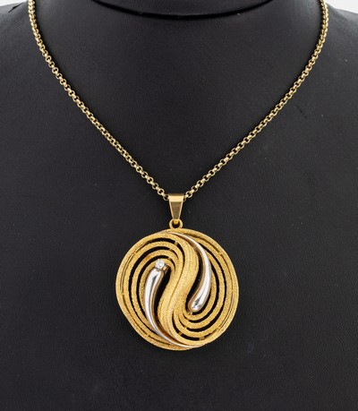 18 kt Gold Brillant-Anhänger, GG/WG 750/000, abstraktes Yin und Yang Design, GG strukturiert, 1 Brillant ca. 0.05 ct Weiß/si, an Kette, GG ...
