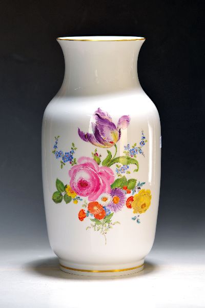 Große Vase, Meissen, 2.Hälfte 20.Jh., 1.Wahl, Porzellan, Malerei mit Blumenbukett, Goldrand, H. 36,5 cm