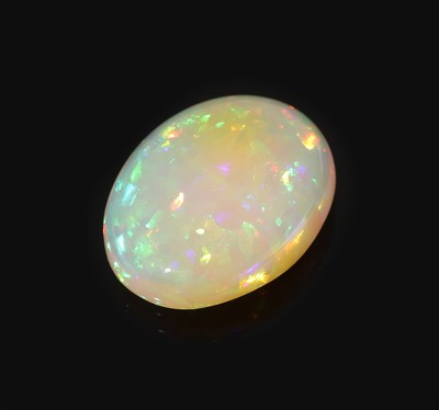 Loser weißer Opal, 6.42 ct, Fundort: Äthiopien, Maße 15.9 x 12.5 x 6.2 mm, sehr schönes Farbspiel in Grün, Gelb und Orange
