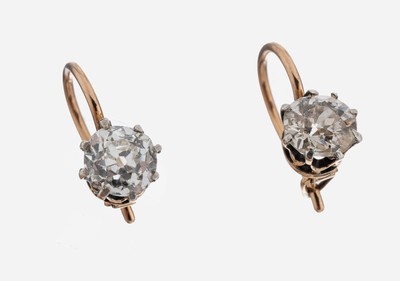 Paar 14 kt Gold Diamant-Ohrhänger, um 1890, RG 585/000, 2 Altschliffdiamanten zus. ca. 1.30 ct Weiß-l.get.Weiß/si, ca. 1.4 g