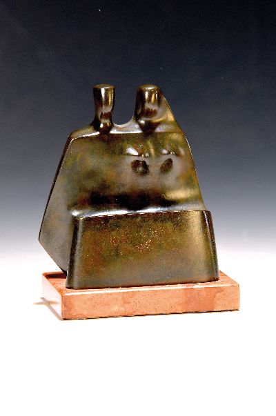 Joachim Berthold, 1917-1990, Sitzendes Paar, Bronzeskulptur, signiert, Marmorplinthe, H. ca. 13cm