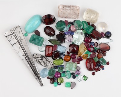 Lot div. lose Farbsteine, zus. ca. 274.9 ct, Rutilquarze, Granate, Peridots, Smaragde etc. versch. Schliffformen, Größen und Farben, Ausfassware ...