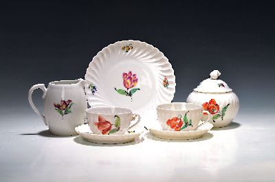 Kaffeeservice, Nymphenburg, 20. Jh., dünnwandiges Porzellan, Fächerrelief, bunte Blumenmalerei, 12 Kuchenteller, 12 Tassen mit 12 Untertassen, ...
