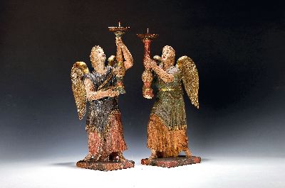 Paar Engelsleuchter, süddeutsch, 20.Jh., Holz geschnitzt, farbig und gold gefasst, H. je 50 cm