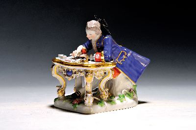 Porzellanfigur, Meissen, 20.Jh., Porzellan, farbig gefasst, goldstaffiert, Kavalier in barocker Manier am Schreibtisch, Modellno. 179, H. 13 cm