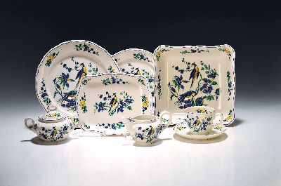 Service, Villeroy & Boch, Modell Phönix blau, 12 Tassen mit Untertassen, 12 Kuchenteller, Zuckerdose, 2 Milchkännchen, Königskuchenplatte, 3 kl. ...