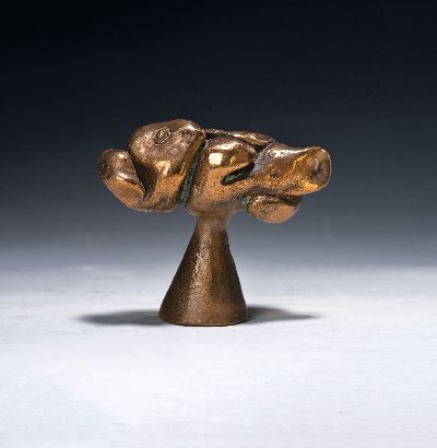 Alexander Grosman, geb. 1944, Bronzeplastik,verschlungen abstrahierte Komposition, sog. Cosmic-Art, 1980er-Jahre, Ed. 5/250, monogrammiert, H. 9,5 cm
