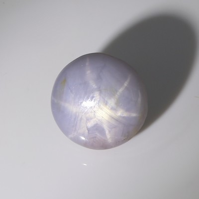 Loser Sternsaphir, 5.26 ct, rund, Fundort Sri Lanka, Maße 9.5 x 9.2 x 5.5 mm