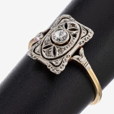 14 kt Gold Art-Deco Diamant-Ring, um 1925-30, GG 585/000, Ringkopf durchbrochen, schauseitig Platin, mittig Altschliffdiamant ca. 0.10 ct ...