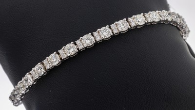 18 kt Gold Brillant-Armband, WG 750/000, 29Brillanten zus. ca. 6.15 ct feines Weiß- Weiß/vs-si und 58 Brillanten zus. ca. 1.05 ct hochfeines ...