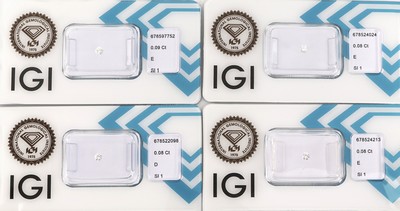 Lot 4 lose Brillanten, zus. 0.33 ct, 1 x 0.08 ct hochfeines Weiß(D)/si1, 1 x 0.09 ct hochfeines Weiß(E)/si1, 1 x 0.08 ct hochfeinesWeiß(E)/si1, 1 ...