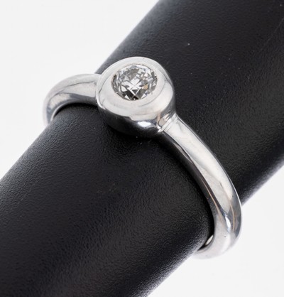 18 kt Gold Diamant-Ring, WG 750/000 gepr., Altschliff-Diamant ca. 0.20 ct Weiß/vs, RW 52.5, ca. 4.5 g