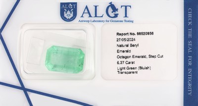 Loser Smaragd, ca. 6.27 ct, Emerald Cut, lightgreen (bluish) transparent, eingeschweißt, ALGT-Expertise anbei