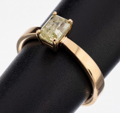 18 kt Gold Diamant-Ring, RoseG 750/000, Diamant im Emerald Cut 1.00 ct Yellow (fancy)/p 3 (besch.), ca. 4.4 g, RW 53