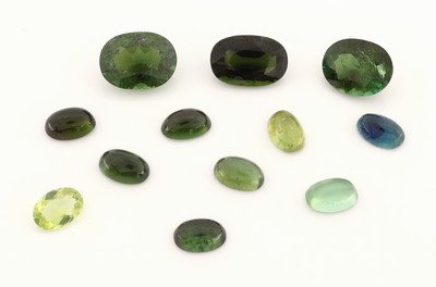 Lot 12 lose Turmaline, zus. ca. 9.49 ct, versch. Größen. Schliffformen und Farben