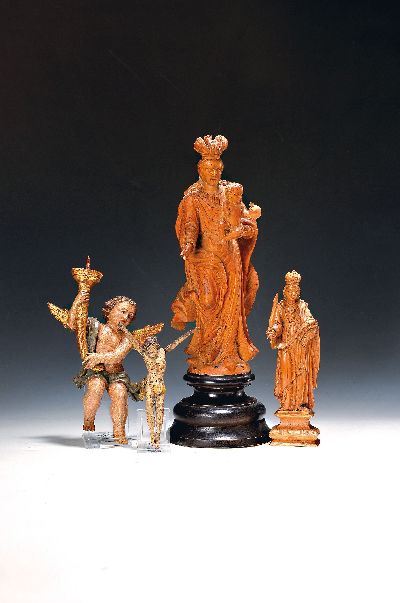 4 christliche Bildschnitzereien, deutsch, 19./20.Jh., Holz vollplastisch geschnitzt, partiell gefasst, große und kleine Muttergottes (1x Christus ...