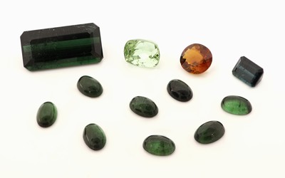 Lot 12 lose Turmaline, zus. ca. 15.53 ct, versch. Schliffformen, Farben und Größen
