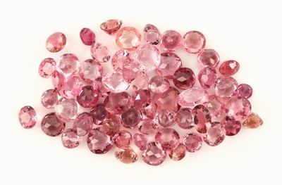 Lot 59 lose Turmaline, zus. ca. 6.66 ct, rund-und ovalfacett., versch. Größen und Farbnuancen