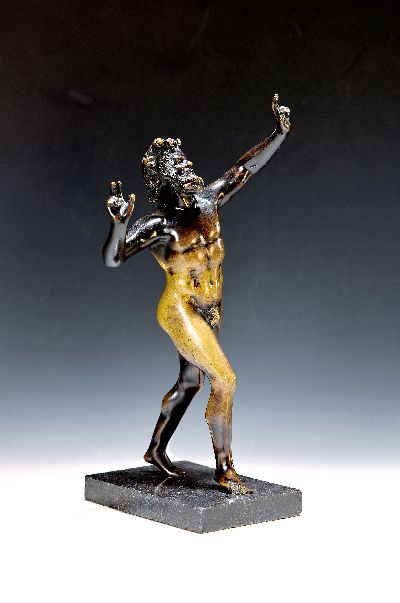 Bronzeskulptur, Tanzender Faun von Pompeij, um 1900, nach antikem Vorbild vollplastische Darstellung, Marmorplinthe, H. ca. 33.5cm