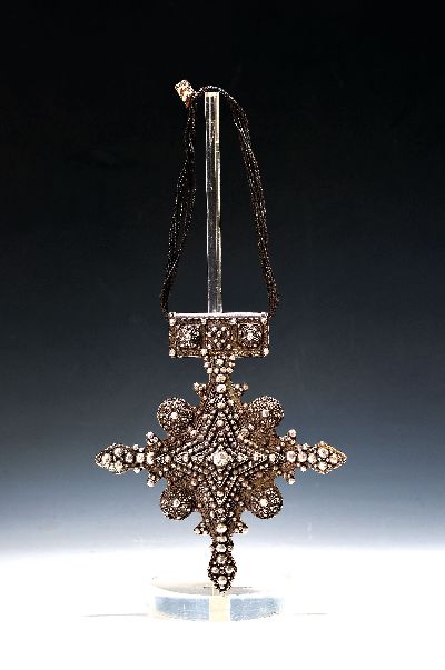 Mauretanisches Boghdad-Kreuz, wohl Marokko, um 1900, Silber geprüft, ca. 360g, Granulatdekor, ungemarkt, 19x17 cm