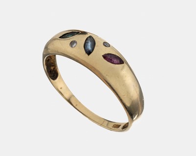 14 kt Gold Farbstein-Diamant-Ring, GG 585/000, schlichte Gestaltung, jew. 1 Rubin- Saphir- und Smaragd-Navette zus. ca. 0.30 ct, 2 8/8-Diamanten ...