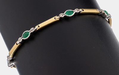 18 kt Gold Smaragd-Brillant-Armband, GG/WG 750/000, 7 Smaragd-Navettes zus. ca. 1.35 ct (grav.), 14 Brillanten zus. ca. 0.42 ct Getönt/si-p, L. ca. ...