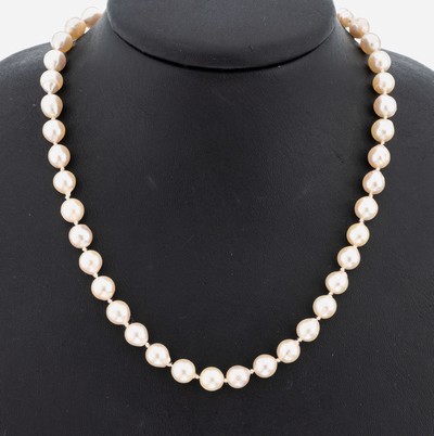 Perl-Collier, endlos, 97 barocke Zuchtperlen, D. ca. 7 mm, L. ca. 90 cm