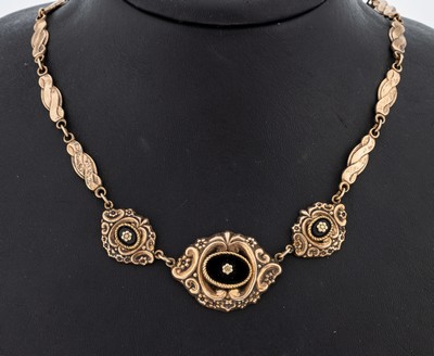 Biedermeier Email-Collier, um 1860, Silber verg., typ. floral verziert, schwarz emaill., L. ca. 44 cm, Karabinerschließe