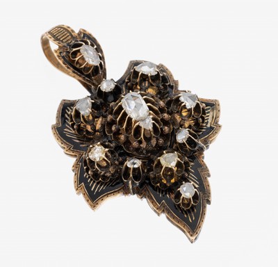 14 kt Gold Diamant-Email-Anhänger, um 1830-40, GG 585/000 unterlegiert, Darstellung eines Blattes, 11 Diamantrosen zus. ca. 1.10 ct ...