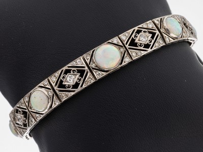 14 kt Gold Art-Deco Diamant-Opal-Armband, um 1925, WG 585/000, bes. mit Altschliffdiamanten, Diamantrosen und Diamanten zus. ca. 2.50 ct Weiß/si-p, ...