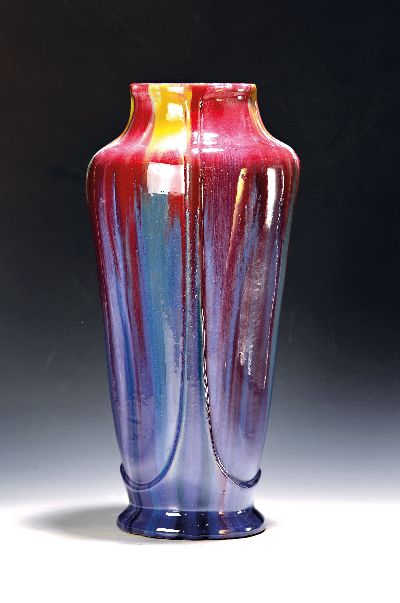 Große Vase, Frankreich, um 1900, Jugendstil, Keramik mit ochsenblutroter und blauer Laufglasur, H. ca. 41cm
