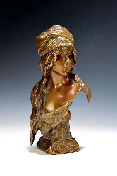 Bronzebüste von Emmanuel Villanis, um 1900, bez.: Esmeralda, sign., Gießerstempel, H. ca. 20cm