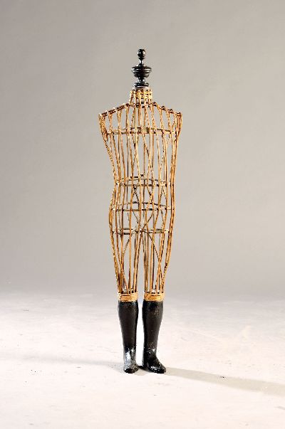 Kinder-Schneiderpuppe, deutsch, um 1890-1900, Beine Holz, Weiden geflochten, H. ca. 97cm