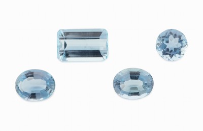 Konvolut 4 lose Aquamarine, zus. ca. 8.7 ct, 1x rundfacett., 2 x ovalfacett., 1 x facett. Baguette