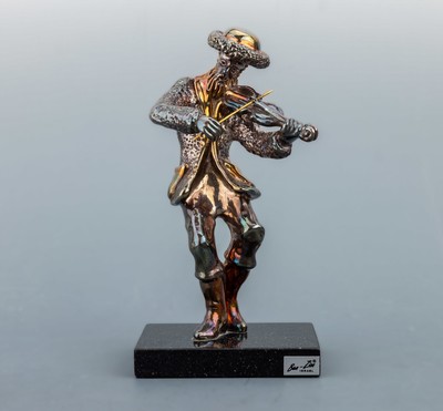 Skulptur in Form eines Geigenspielers, 925er Silber gefüllt, partiell vergoldet, aus der Judaica Reihe des Künstlers BION, sign., Israel 1970/80er ...