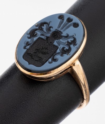 14 kt Gold Lagenstein-Ring, 1930er Jahre, GG 585/000, Lagenstein mit graviertem Wappen, RW 57, ca. 4.0 g