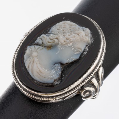 Lagenstein-Ring, 925er Silber, Lagensteinkamee, Frauenportrait nach antikem Vorbild, RW 55, Tragespuren, Nase besch.