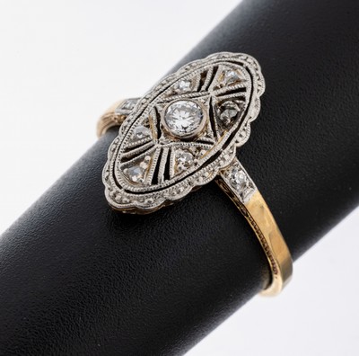 14 kt Gold Art Deco Diamant-Ring, um 1930, GG/WG 585/000, ovaler Ringkopf durchbrochen gearbeitet, Millegriffverz., Altschliffdiamanten zus. ca. ...